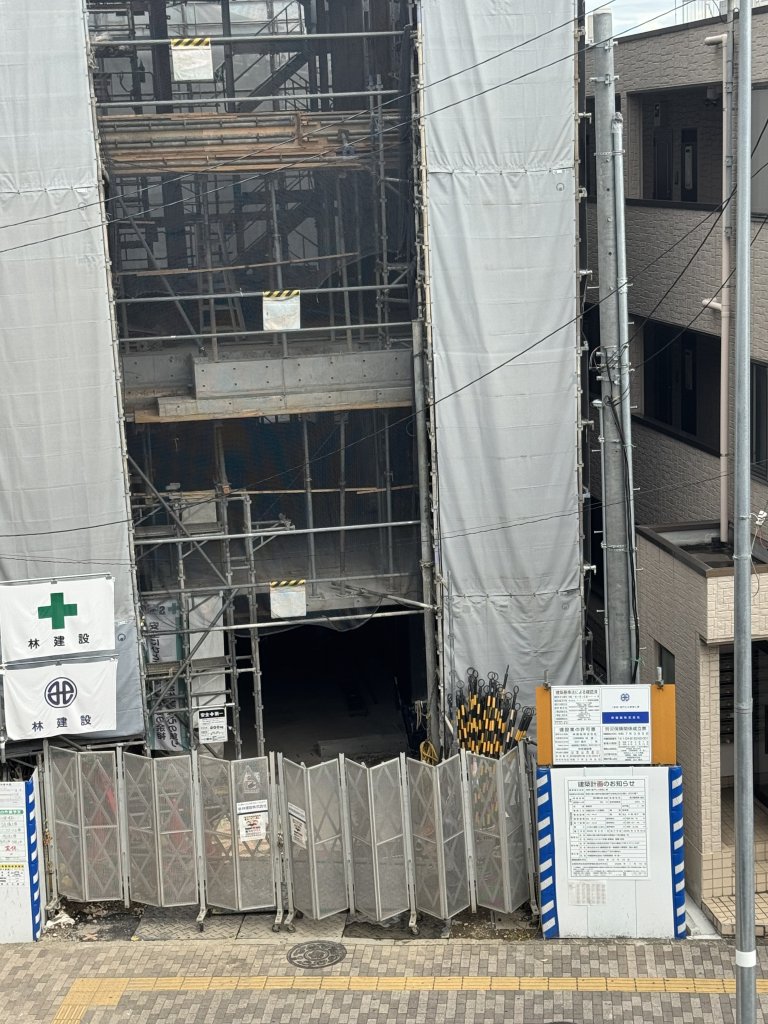 (仮称)登戸ビル新築工事 新築工事現場の全景写真(2025年10月7日撮影)