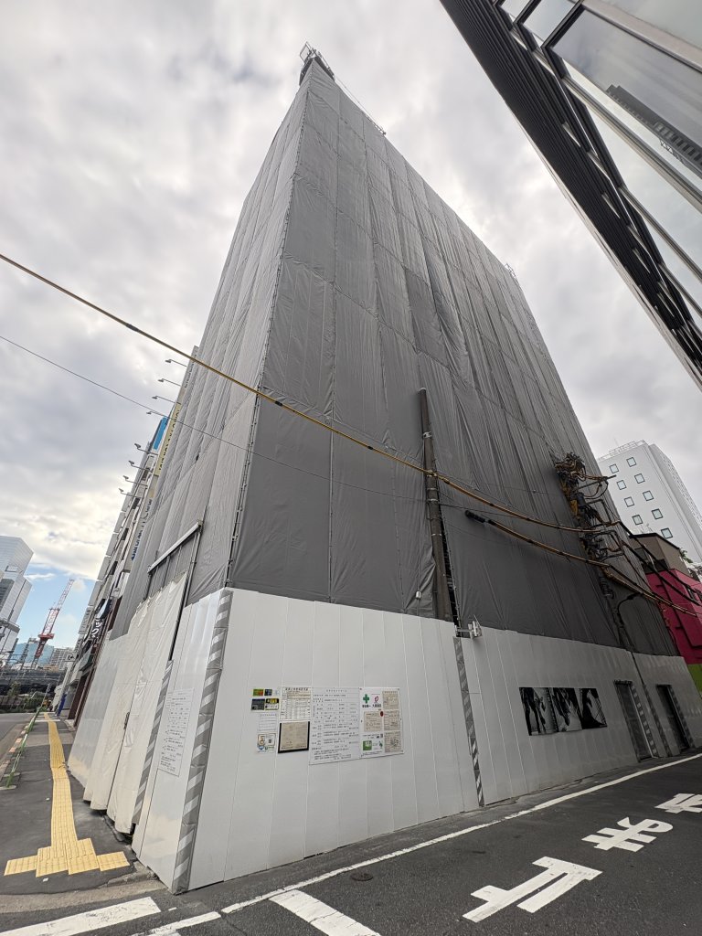 (仮称) ホテル 港区浜松町1丁目計画 新築工事現場の全景写真（2025年10月10日撮影）