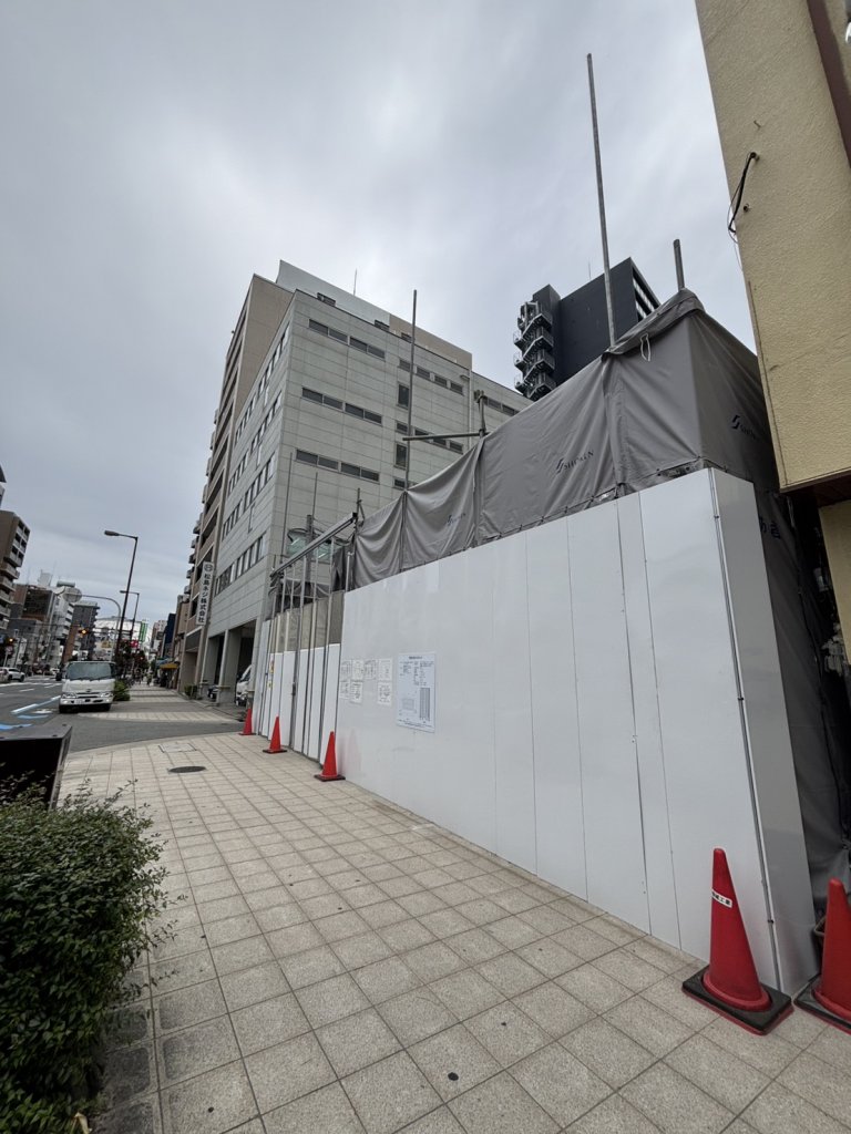 〈仮称〉大阪市西区本田二丁目マンション 新築工事 新築工事現場の全景写真(2025年10月11日撮影)