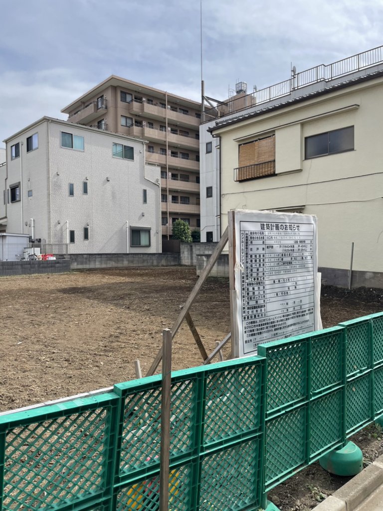 (仮称)川口市飯塚2丁目共同住宅 新築工事 新築工事現場の全景写真(2025年10月13日撮影)
