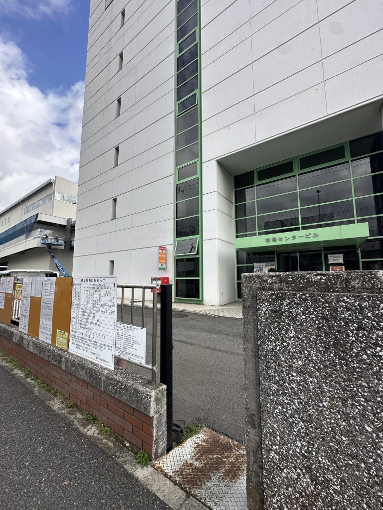 横浜市中央卸売市場本場青果部施設整備工事 新築工事現場の全景写真(2025年10月18日撮影)