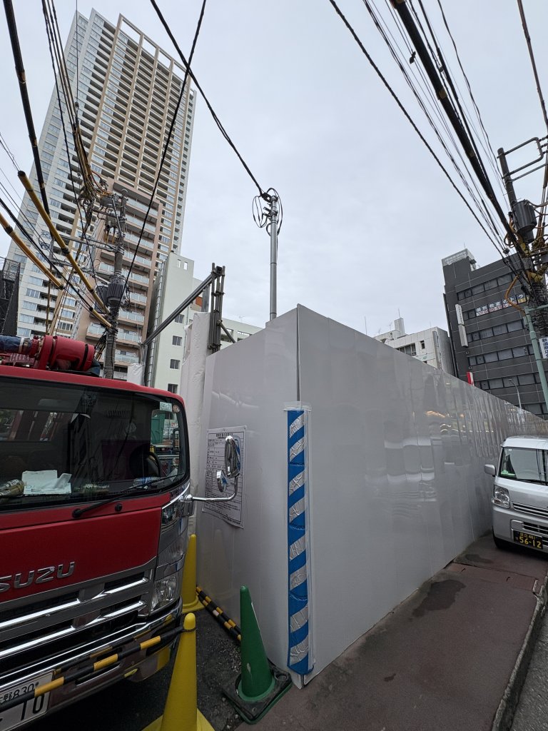 (仮称)糸信ビル 新築工事 新築工事現場の全景写真(2025年10月21日撮影)