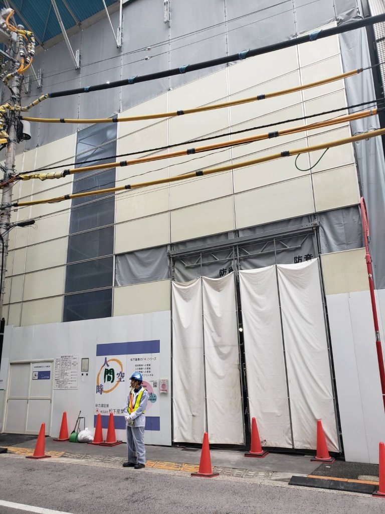 (仮称)新宿区神楽坂プロジェクト新築工事 新築工事現場の全景写真(2025年10月22日撮影)