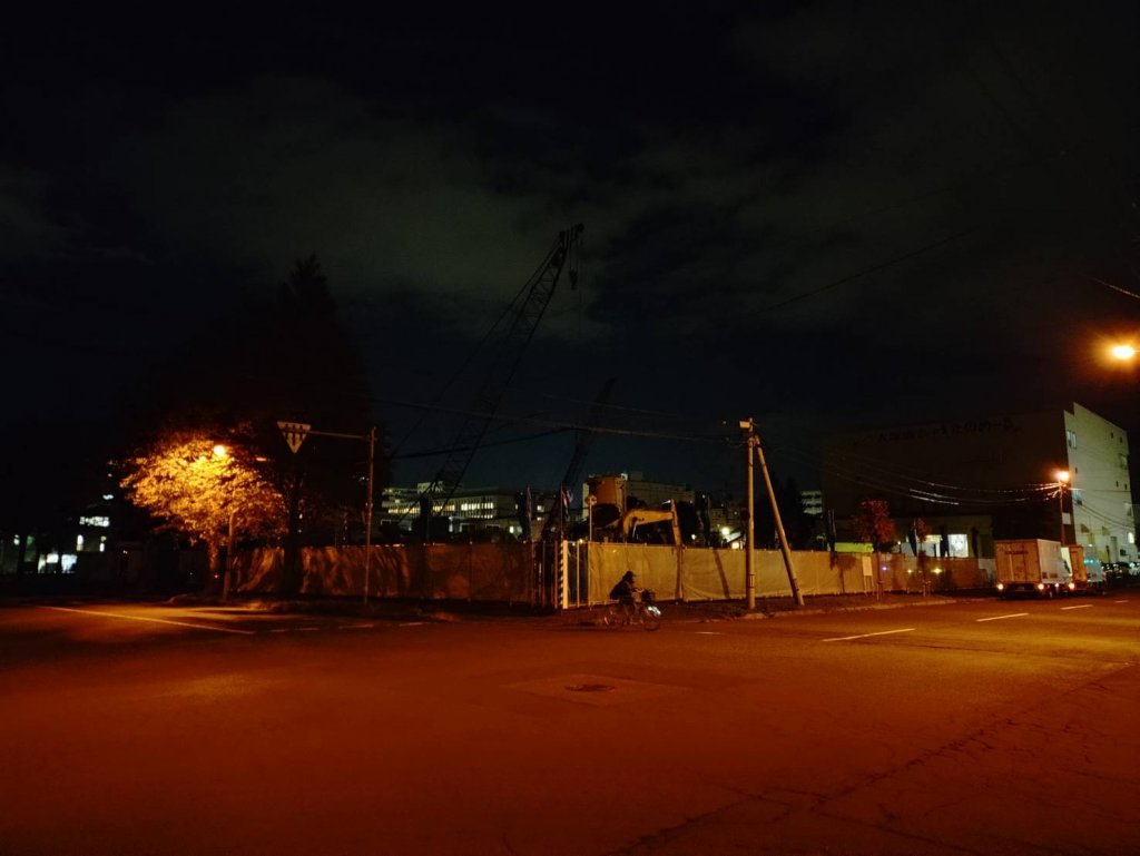 北11条西18丁目開発事業 共同住宅棟 新築工事現場の全景写真（2025年11月2日撮影）