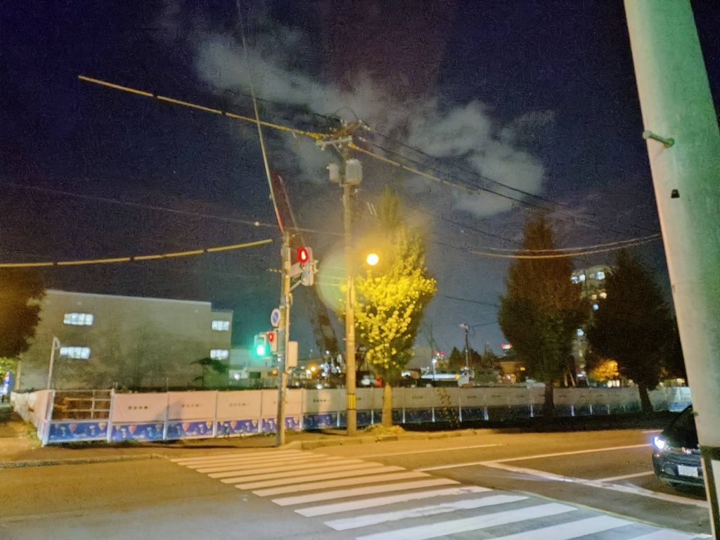 北11条西18丁目開発事業 分譲マンション(イースト棟) 新築工事現場の全景写真（2025年11月2日撮影）