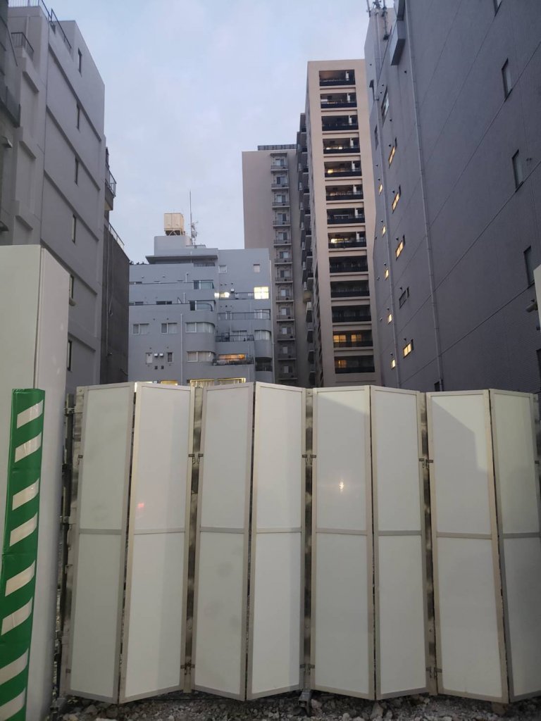 (仮称)千代田区九段南4丁目計画 新築工事現場の全景写真(2025年11月8日撮影)