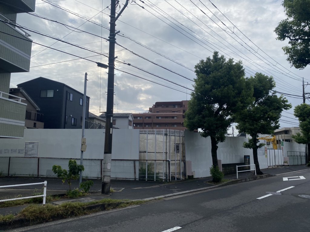 (仮称)東大和田1丁目 マンション計画 新築工事現場の全景写真（2025年11月9日撮影）