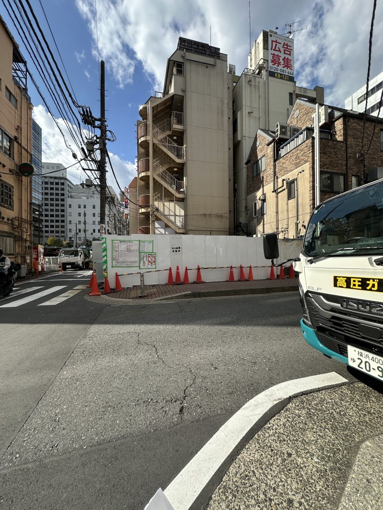 (仮称)神奈川区鶴屋町2丁目 新築工事 新築工事現場の全景写真（2025年11月11日撮影）
