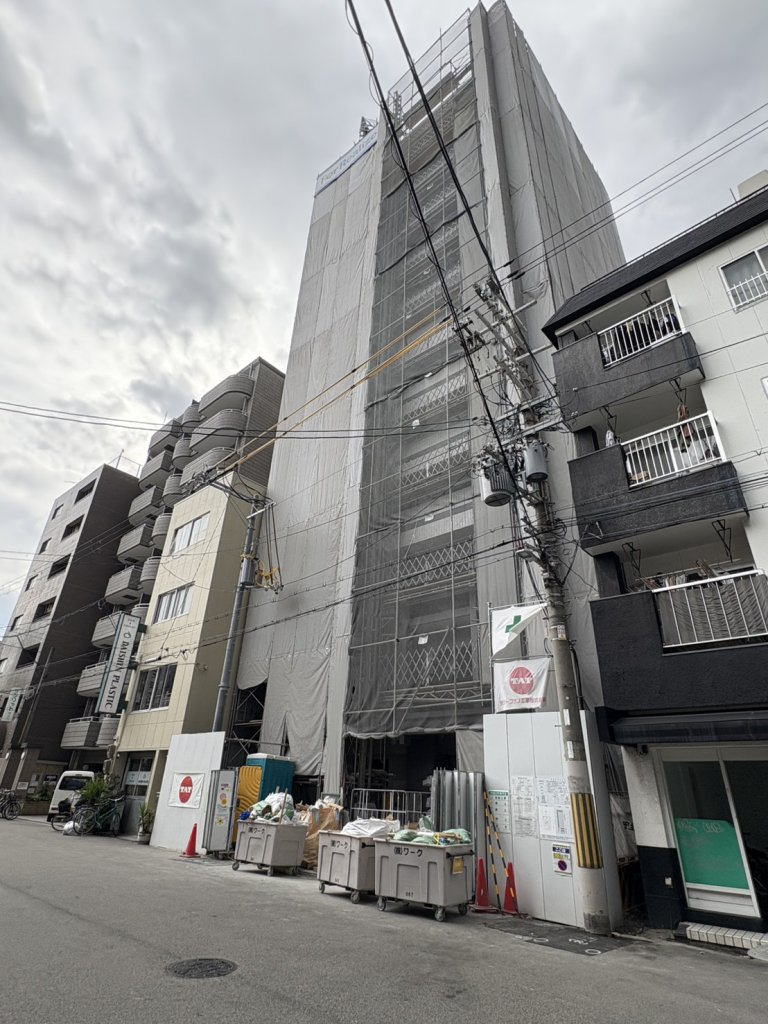 (仮称) 大阪市浪速区塩草3丁目マンション新築工事 新築工事現場の全景写真（2025年11月21日撮影）