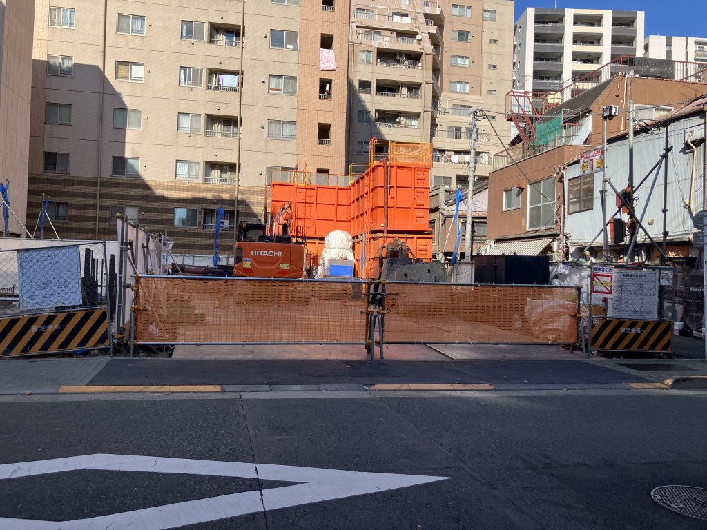 (仮称)東上野5丁目計画 新築工事 新築工事現場の全景写真(2025年11月30日撮影)