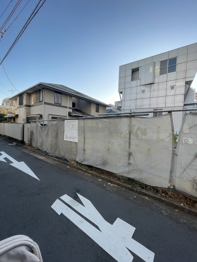 RARE代々木初台 新築工事現場の全景写真(2025年12月12日撮影)
