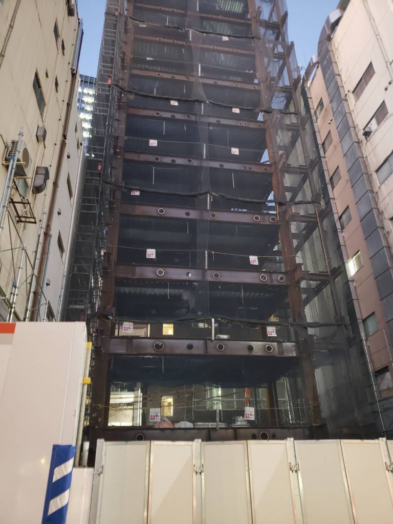 (仮称)新宿区四谷一丁目計画 新築工事現場の全景写真（2025年12月14日撮影）