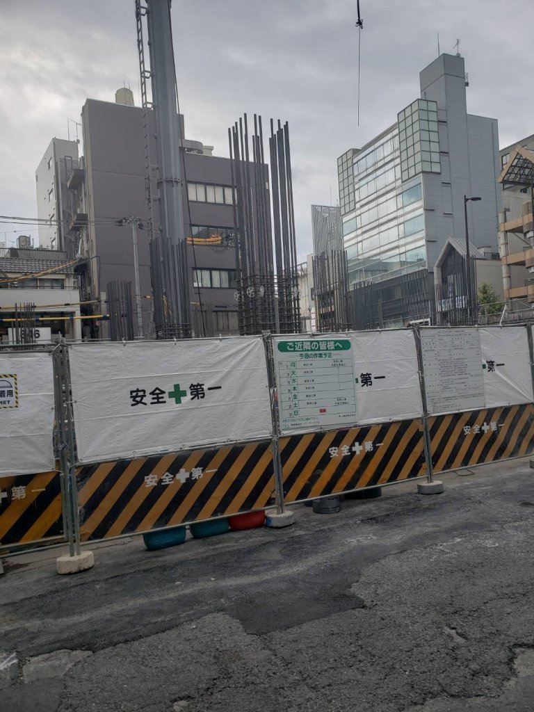 （仮称）中京区恵比須町PJ建築計画の概要 新築工事現場の全景写真（2025年12月14日撮影）
