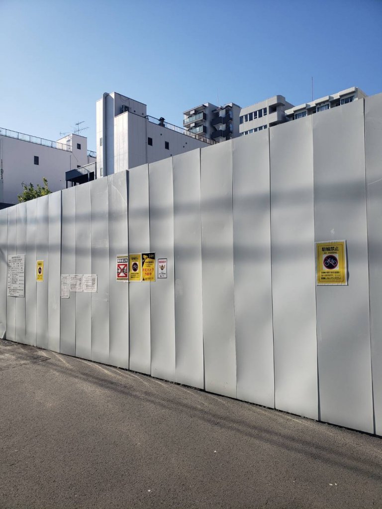 (仮称) 江東区亀戸5丁目計画 新築工事 新築工事現場の全景写真（2026年1月6日撮影）