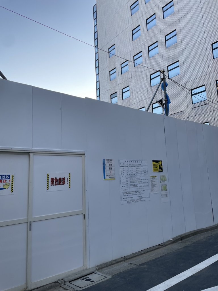 (仮称)新宿区新宿1丁目計画 新築工事現場の全景写真（2026年1月6日撮影）