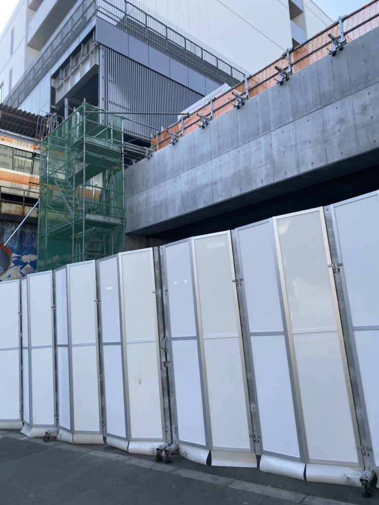 中野駅駐車場棟新築他工事 新築工事現場の全景写真（2026年2月1日撮影）