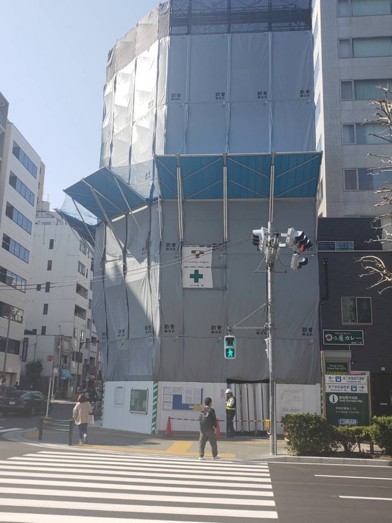 東京メトロ築地ビル(仮称)新築その他建築工事 新築工事現場の全景写真（2026年4月4日撮影）