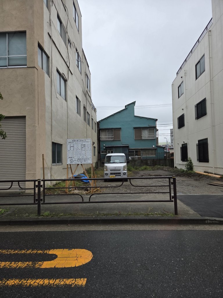 (仮称)台東区・今戸2丁目〈H様〉共同住宅 新築工事 新築工事現場の全景写真(2026年4月4日撮影)