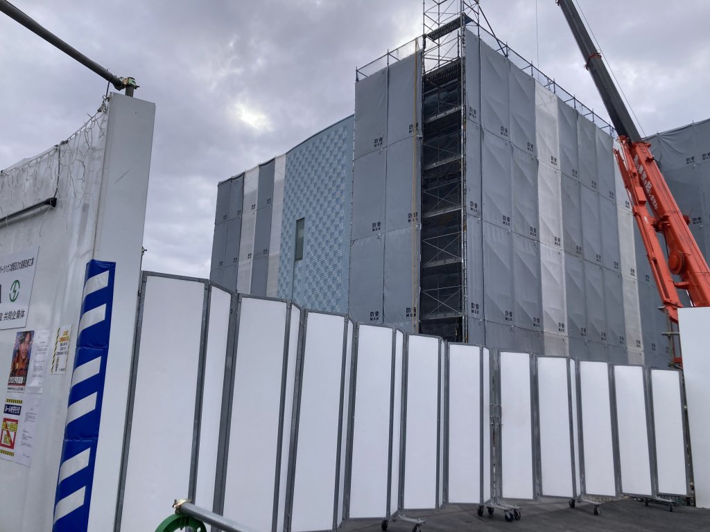 荒川遊園スポーツハウス 新築工事現場の全景写真(2026年7月21日撮影)