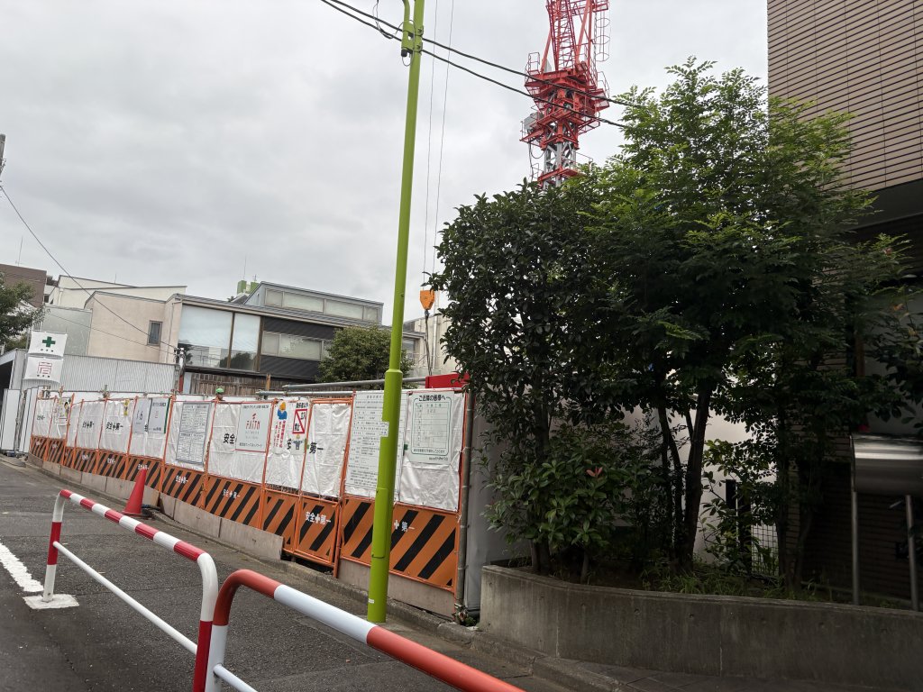 (仮称) THE GRANDUO FUKASAWA 新築工事 新築工事現場の全景写真（2026年8月31日撮影）