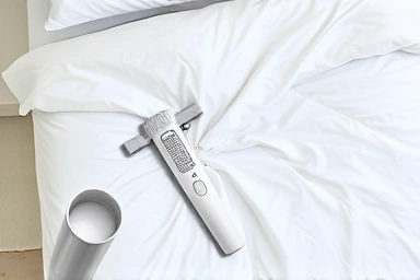 Hygienic duvet care with an efficient lint remover.