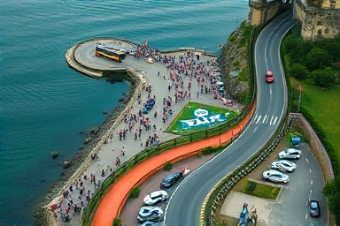 Coastal road to festival, shuttle bus, organized parking, festival traffic