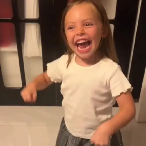 stickers_Niña_MotoPingüino_🐧🛵_TikTok