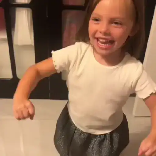 stickers_Niña_MotoPingüino_🐧🛵_TikTok