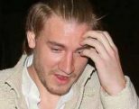 Bendtner: Jeg vil have mere i løn!