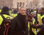 Verdenskendt skuespiller fanget i Paris demonstrationer