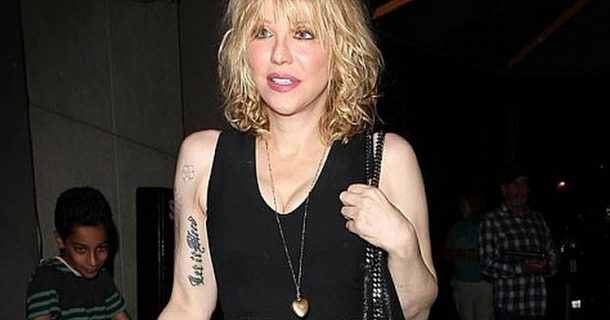 Courtney Love Spotted After Writing Letter To Kurt Cobain 0797