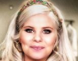 Sofie Linde viser datteren frem!