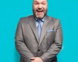 Robbie Williams helping Neil Ruddock with his recovery