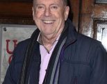 Gyles Brandreth calls for Easter pantomimes