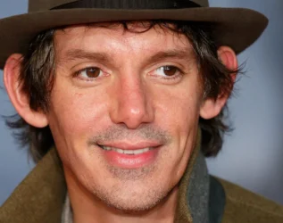 Lukas Haas and Anderson .Paak Celebrate Christmas with Live Music and Karaoke