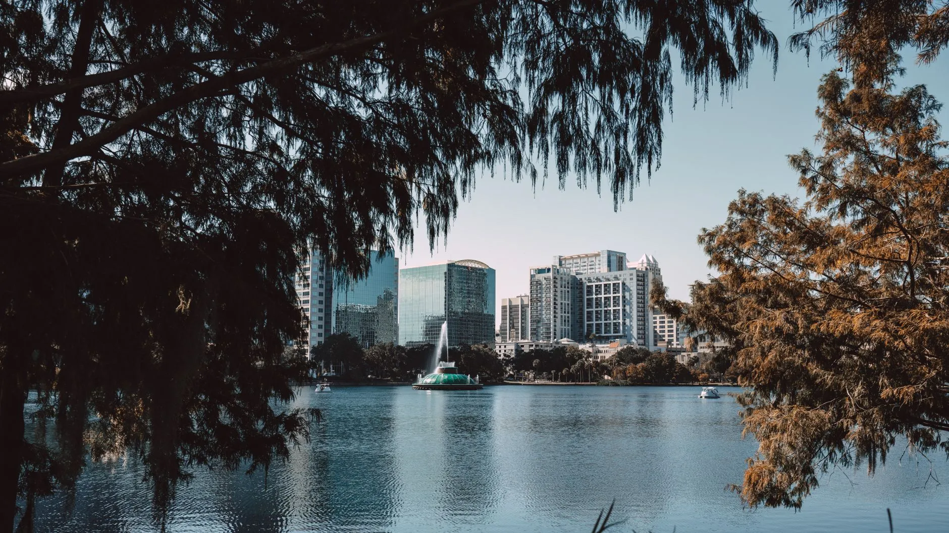 a sunny lakefront drive in Orlando