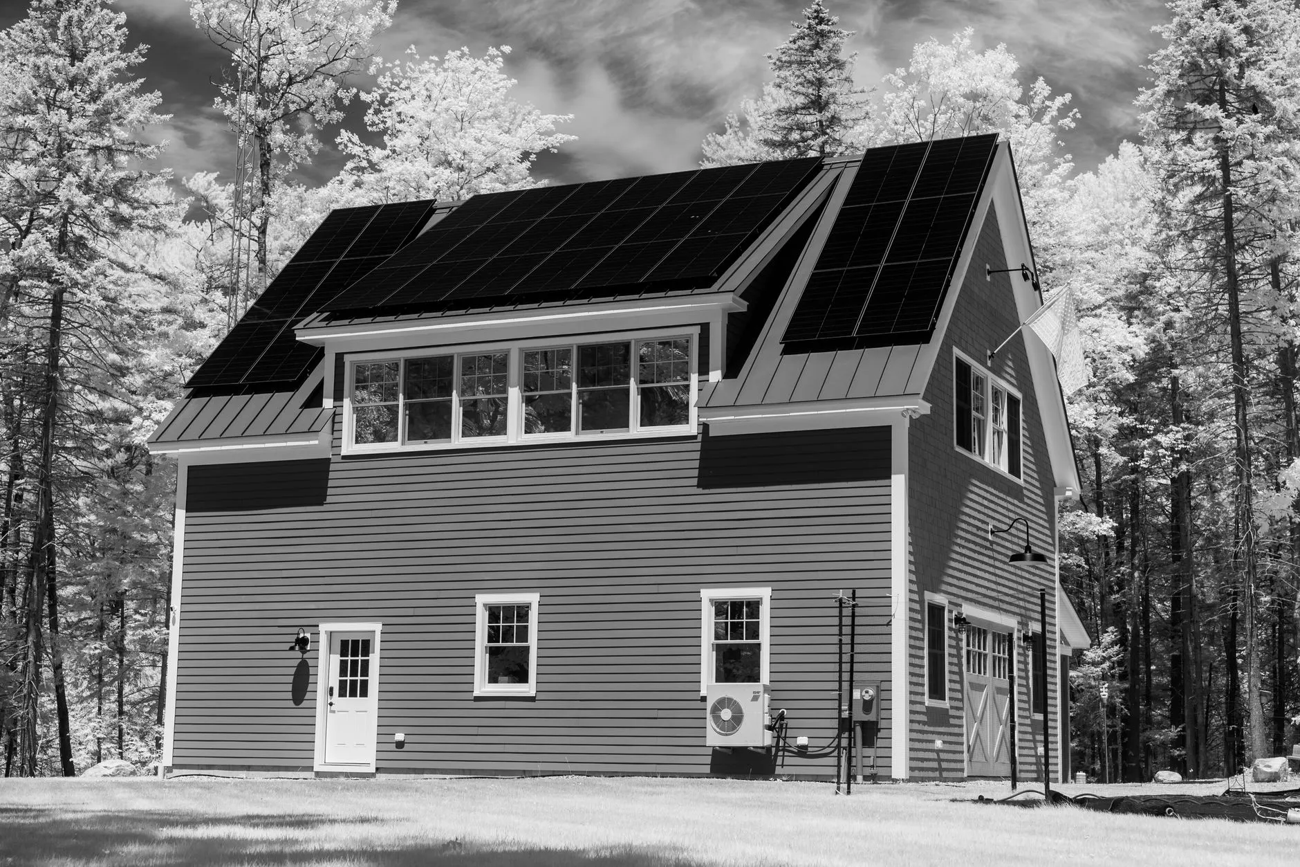 Energy-efficient modern home with a high-efficiency AC system