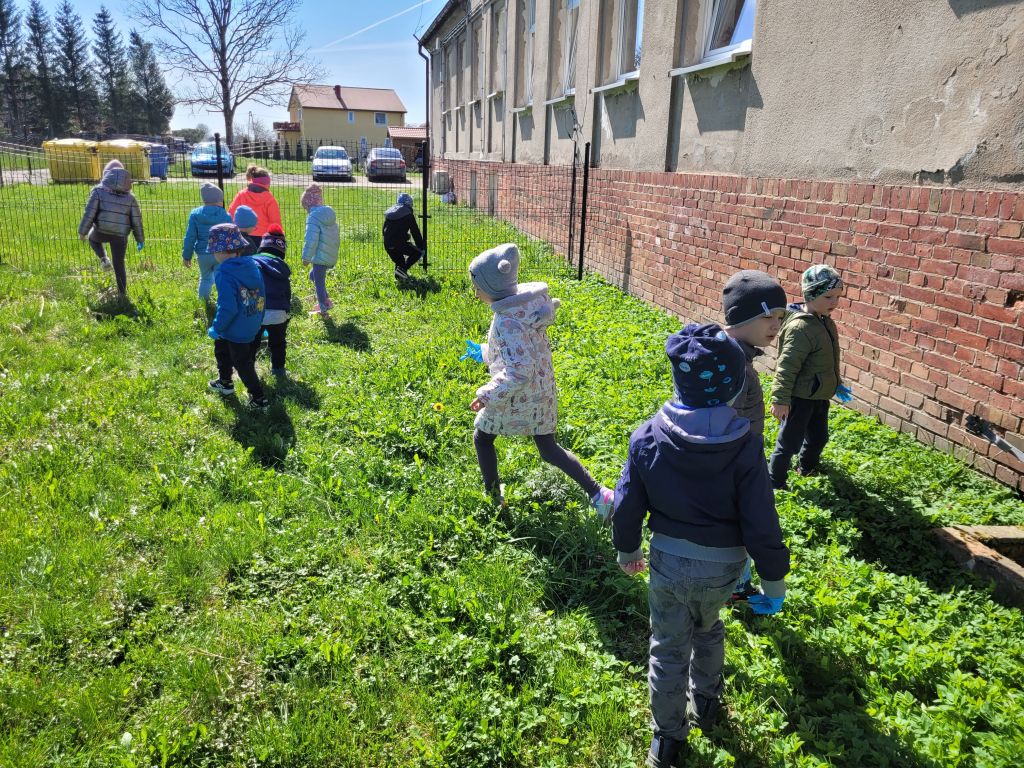 Przedszkole Gminne w Gwiazdowie filia w Boleszewie - miniatura 32