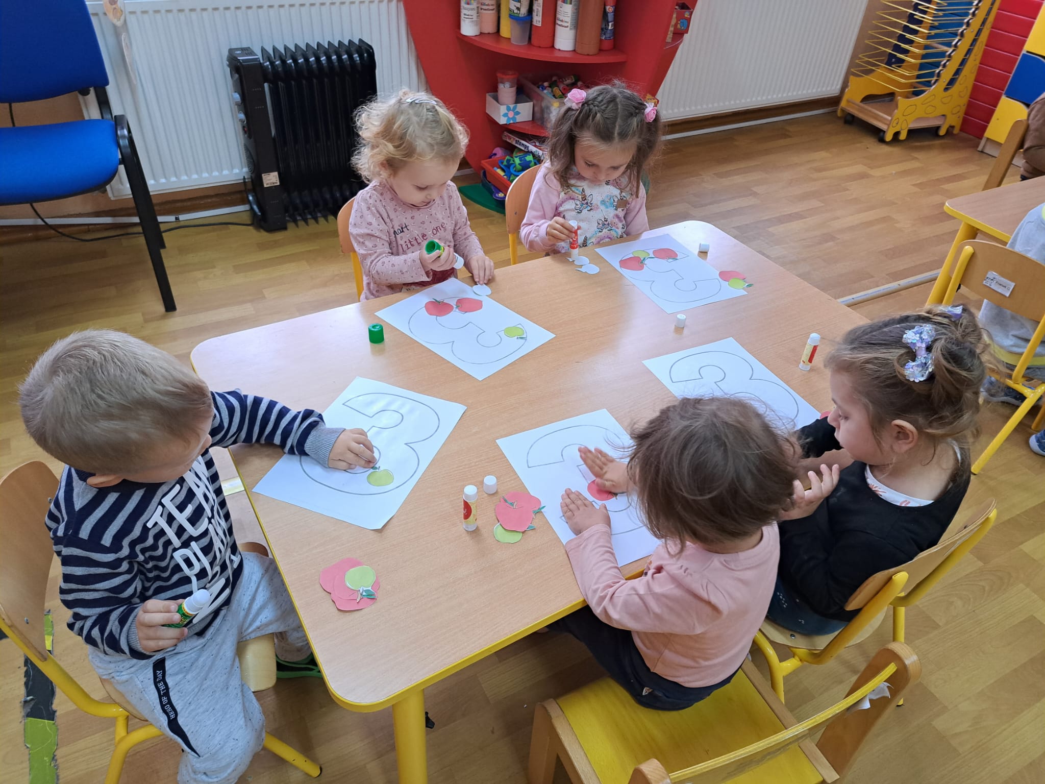 Przedszkole Gminne w Gwiazdowie filia w Boleszewie - miniatura 98