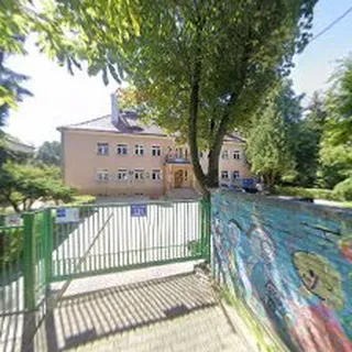 PRZEDSZKOLE NR 145 "CZTEROLISTNA KONICZYNKA" image 1