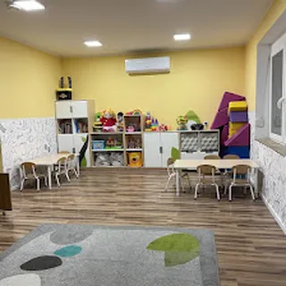 WESOŁY DOMEK image 2