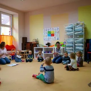 CENTRUM EDUKACJI MONTESSORI DOMOWE PRZEDSZKOLE MONTESSORI DZIUPLA WIEWIÓRKI image 5