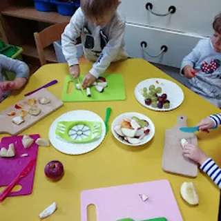 Przedszkole Niepubliczne Sportowo-Językowe "Zielony Miś", Jolanta Daniek image 3