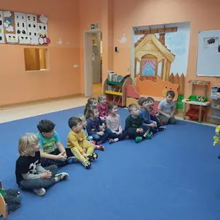 DOMEK RADOSNYCH BIEDRONEK image 1