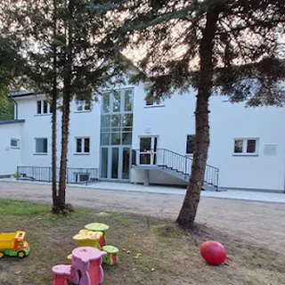 NIEPUBLICZNE PRZEDSZKOLE CENTRUM EDUKACJI WCZESNODZIECIĘCEJ MINI BAMBINI image 2