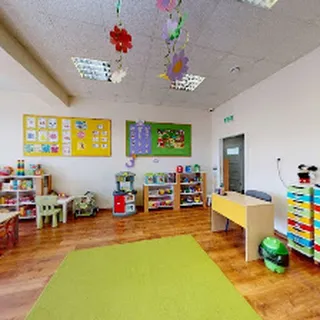 PRZEDSZKOLE JĘZYKOWE "BAJKA" image 2