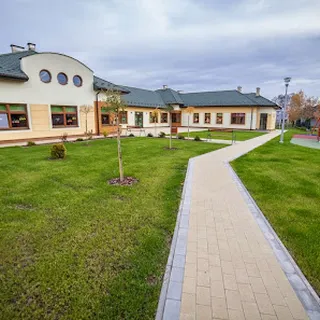 Niepubliczne Przedszkole Z Oddziałami Integracyjnymi Kraina Marzeń image 2