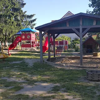 Anglojęzyczne Przedszkole Prywatne Zielona Dolina image 1