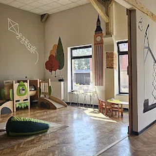 Prywatny Żłobek "Bajkowa Polanka" 2w1 Podróźnicy image 4