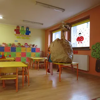 INTEGRACYJNE NIEPUBLICZNE PRZEDSZKOLE MONTESSORI ZIELONA WYSPA KAROLINA MAKOWSKA image 2